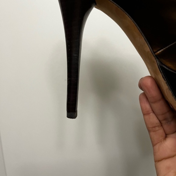 Stuart Weitzman unique heel shoe little distressed style - Picture 9 of 15